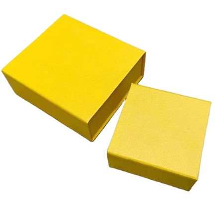 Гофрированный прямоугольник 80gsm возместил бумажную упаковку подарка кладет цвет в коробку CMYK