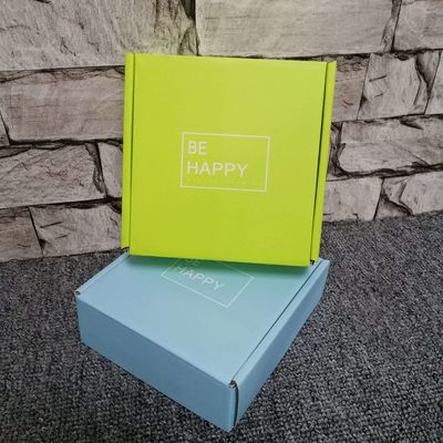 Рифленой повторно использованное футболкой упаковывая печатание цвета Pantone коробки