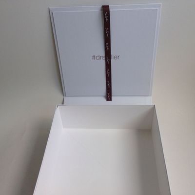 Складная твердая подарочная коробка рождества 900GSM картона 1.5mm вполне белая