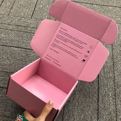 Рифленая коробка 28*15*6cm офсетной печати CMYK косметическая грузя